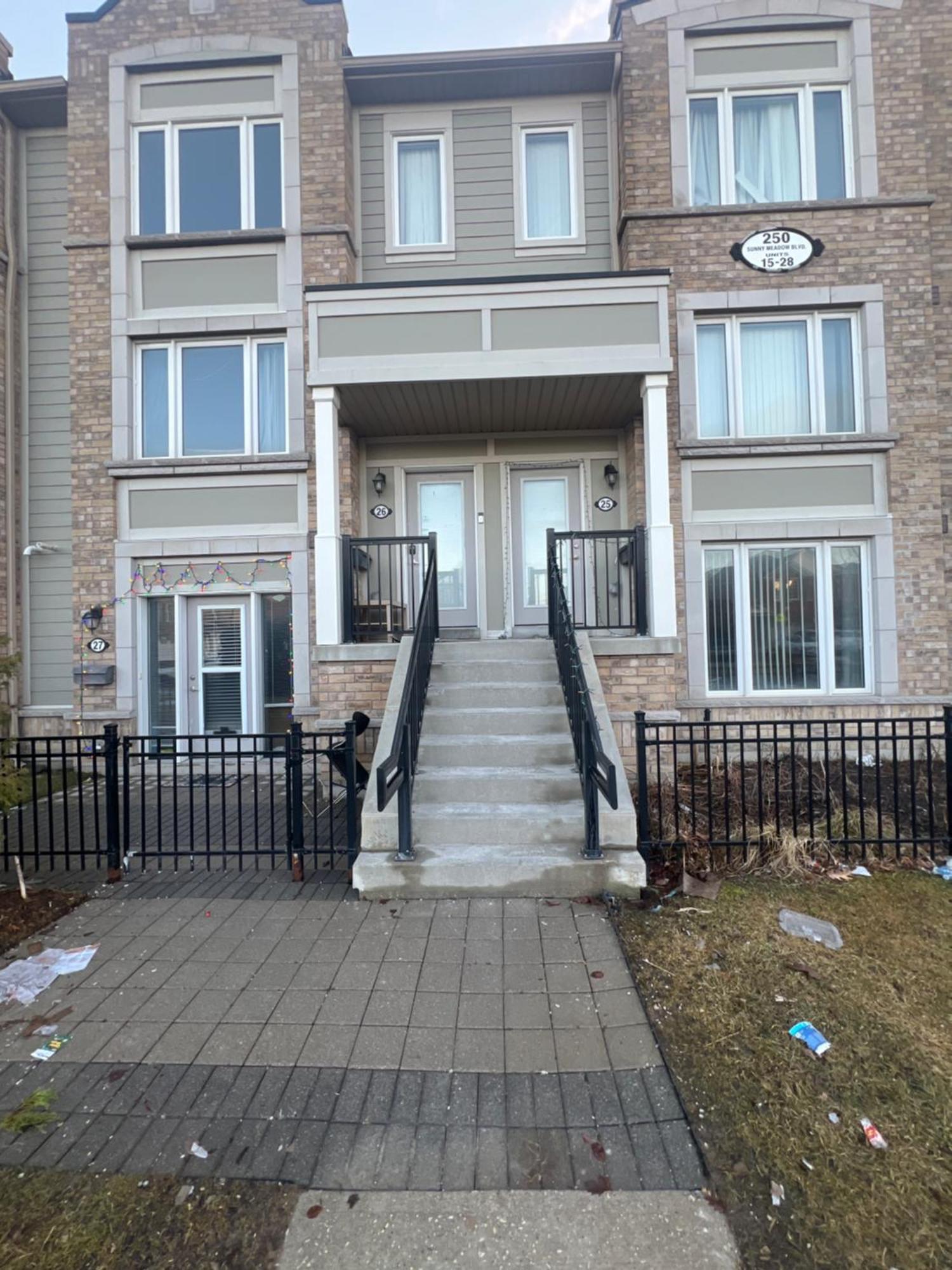 Private, Secure, Immaculate & Cozy Room Brampton Exterior photo